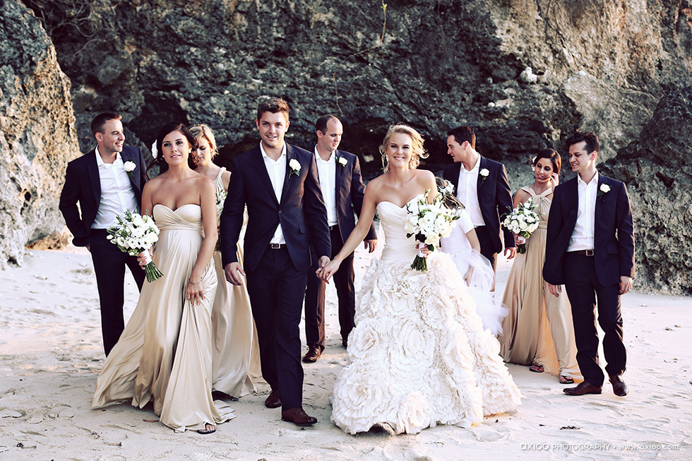 Axioo: Layers of Intricate Intimacies